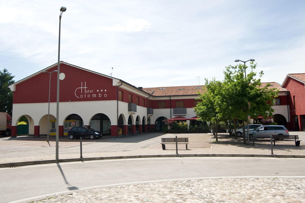 Hotel Colombo Breda di Piave Bagian luar foto